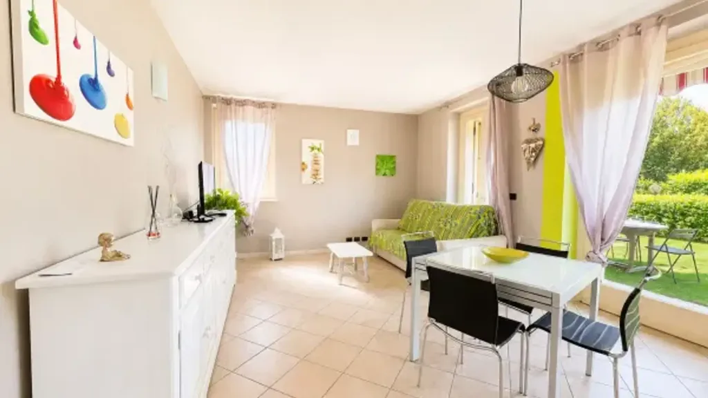 Elutuba - Modern Apartment with Private Garden in Vezza d'Alba