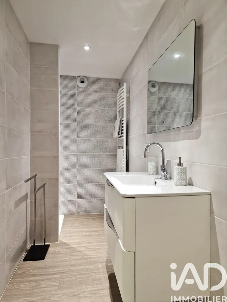 Salles de bain - Maison Rénovée avec Piscine près de la Plage