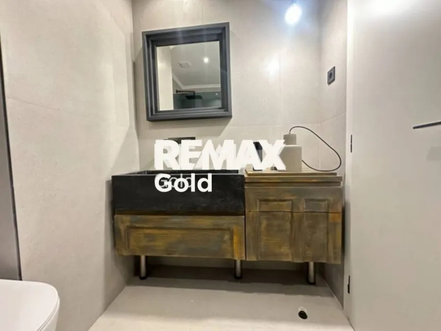 Bathrooms - Modern Studio with Security in Thessaloniki