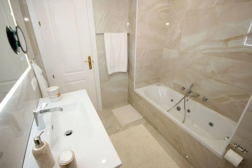 Vannitoad - Duplex with Pool in Casco Antiguo