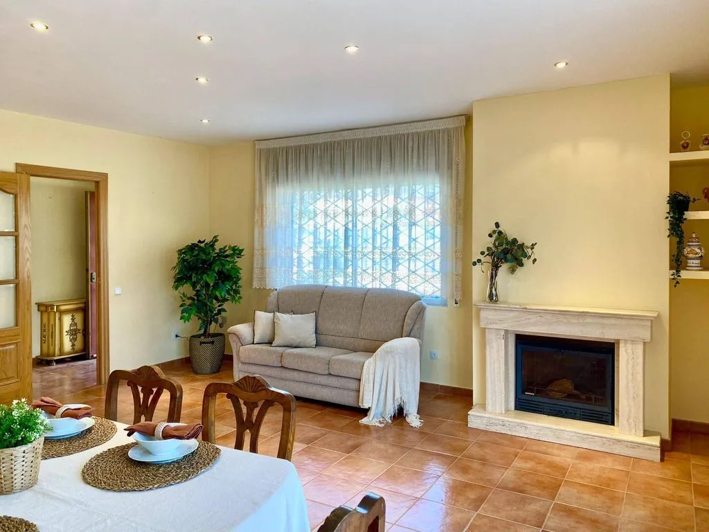 Esszimmer - Luxury House with Four-Winds Design in Castellbisbal