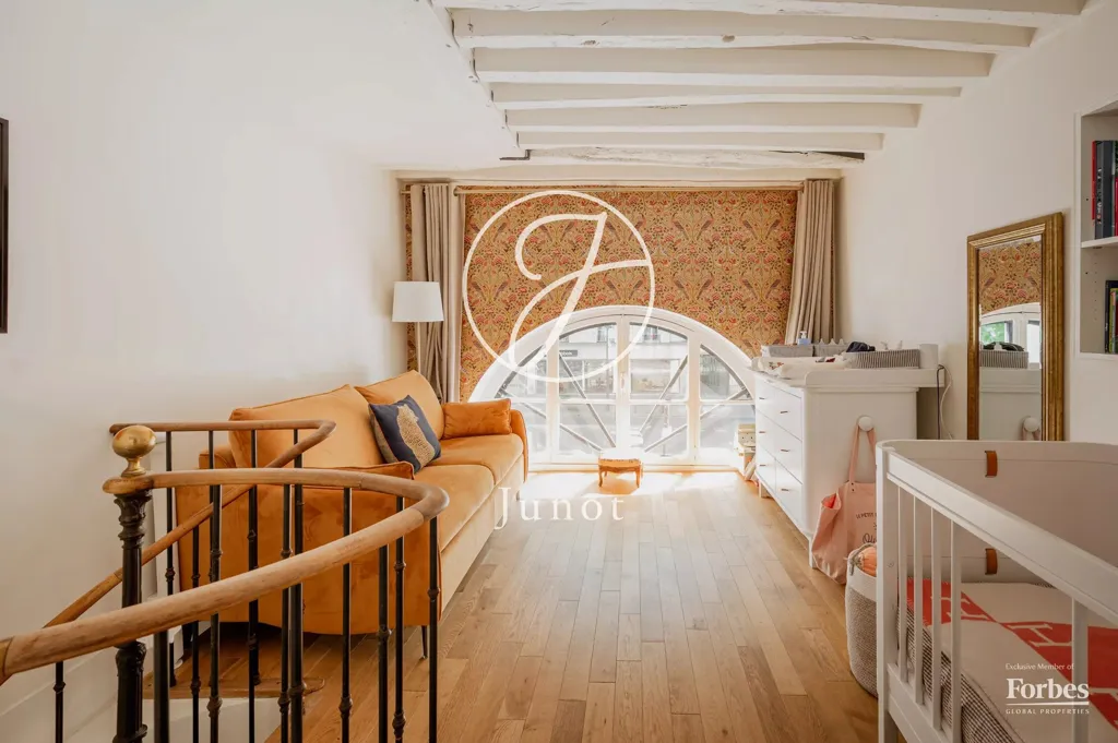 Soggiorno - Renovated Duplex with High Ceilings in Paris 75007