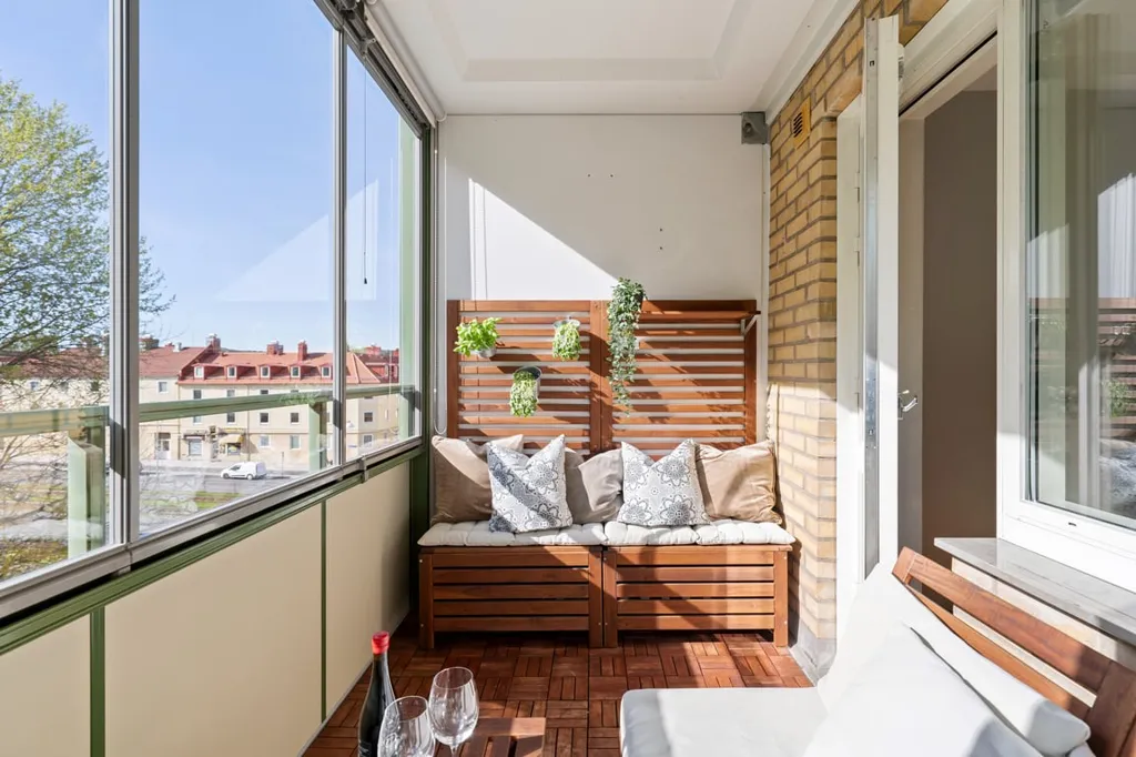 Rõdu - Modernised 1.5-Bedroom Flat with West-Facing Balcony in Göteborg