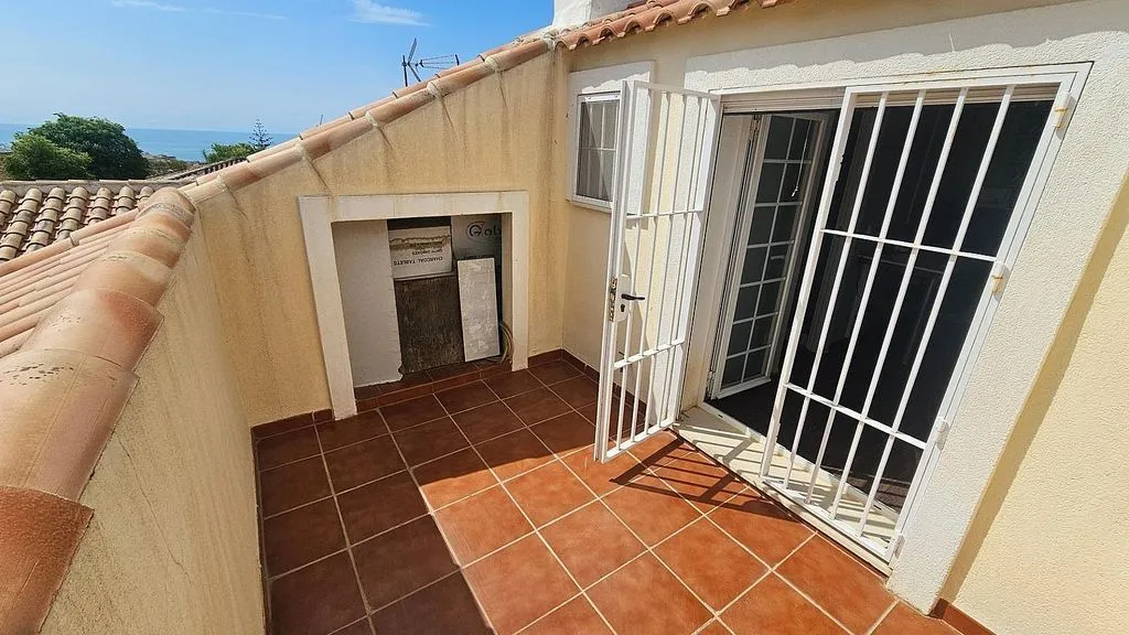 Terrasse - Semi-detached House with Pool in Benalmádena
