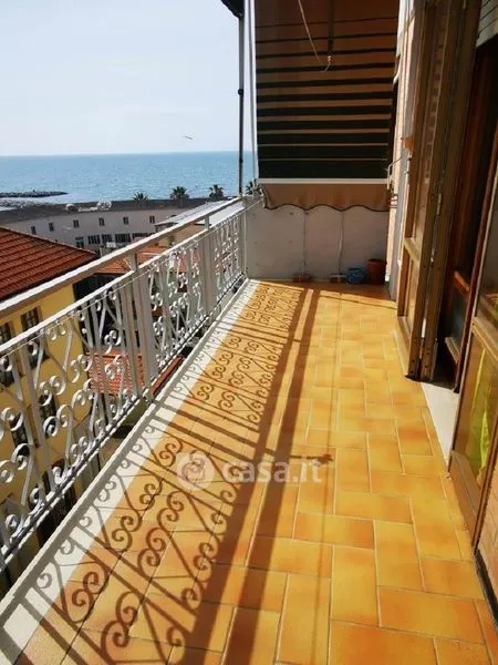 Rõdu - Apartment with Sea View in Follonica