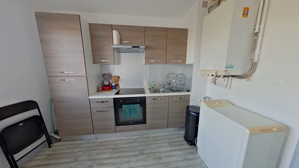 Köök - Renovated 2-Bed Flat with Balcony in Châtellerault