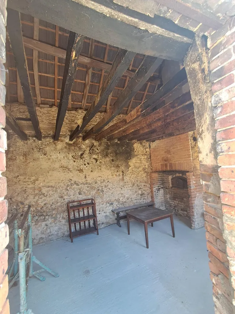Toad - Authentic Farmhouse with Renovation Potential