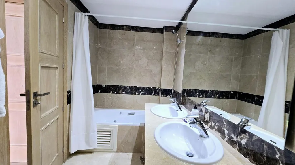 Bathrooms - Beachfront Apartment with Sea Views in Manilva