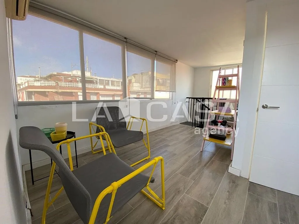 Rõdu - Duplex with Balcony in Santa Coloma de Gramenet