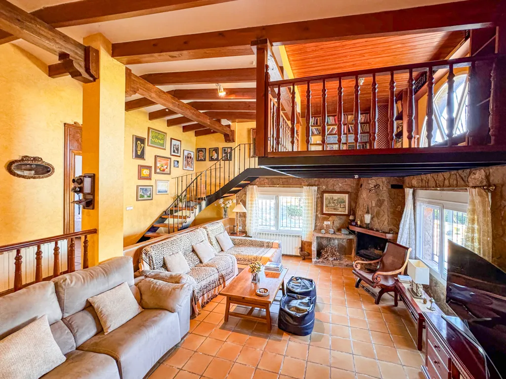 Elutuba - Rustic Chalet with Olive Grove in Segorbe