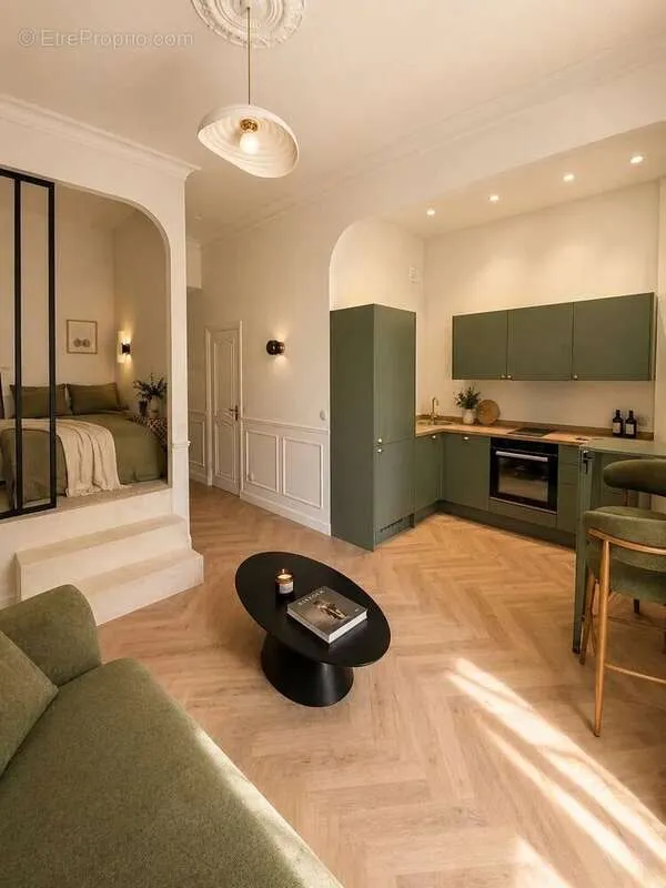 Séjour - Studio Rénové avec Terrasse au Carré d'Or
