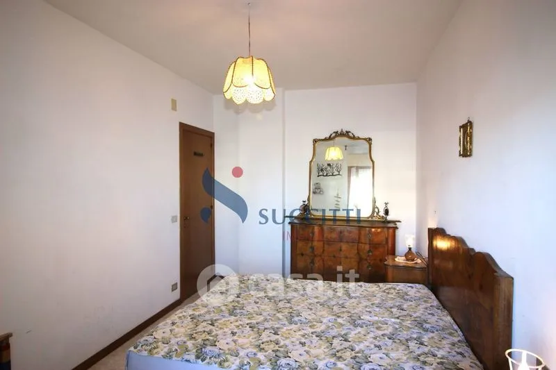 Chambres - Armed Triplex with Terrace in Alba Adriatica
