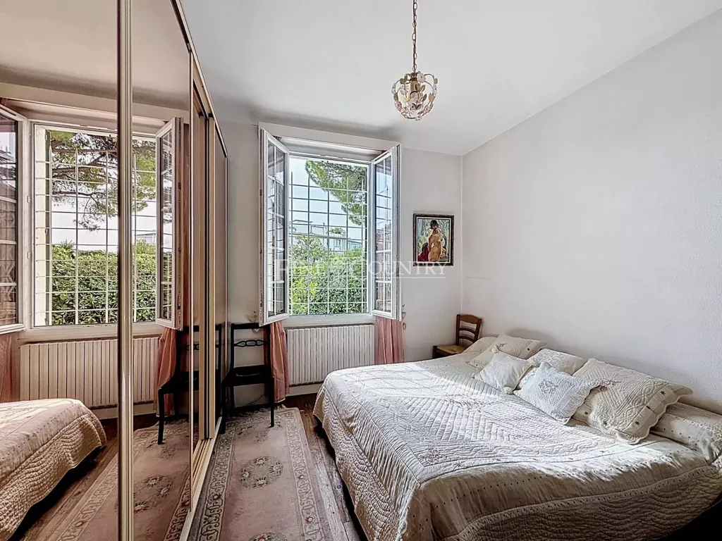 Magamistoad - 1930s Townhouse with Garden in Cannes