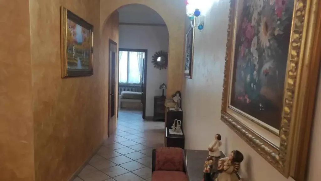 hallway_entrance
