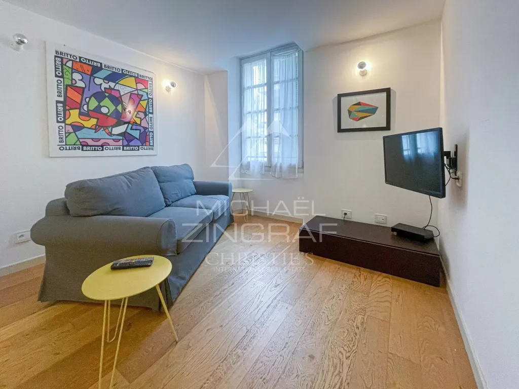 Séjour - Appartement T3 Rénové au Centre de Cannes