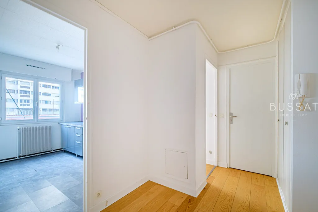 Ingresso - 2-Bedroom Apartment with Private Parking in Lyon 7ème