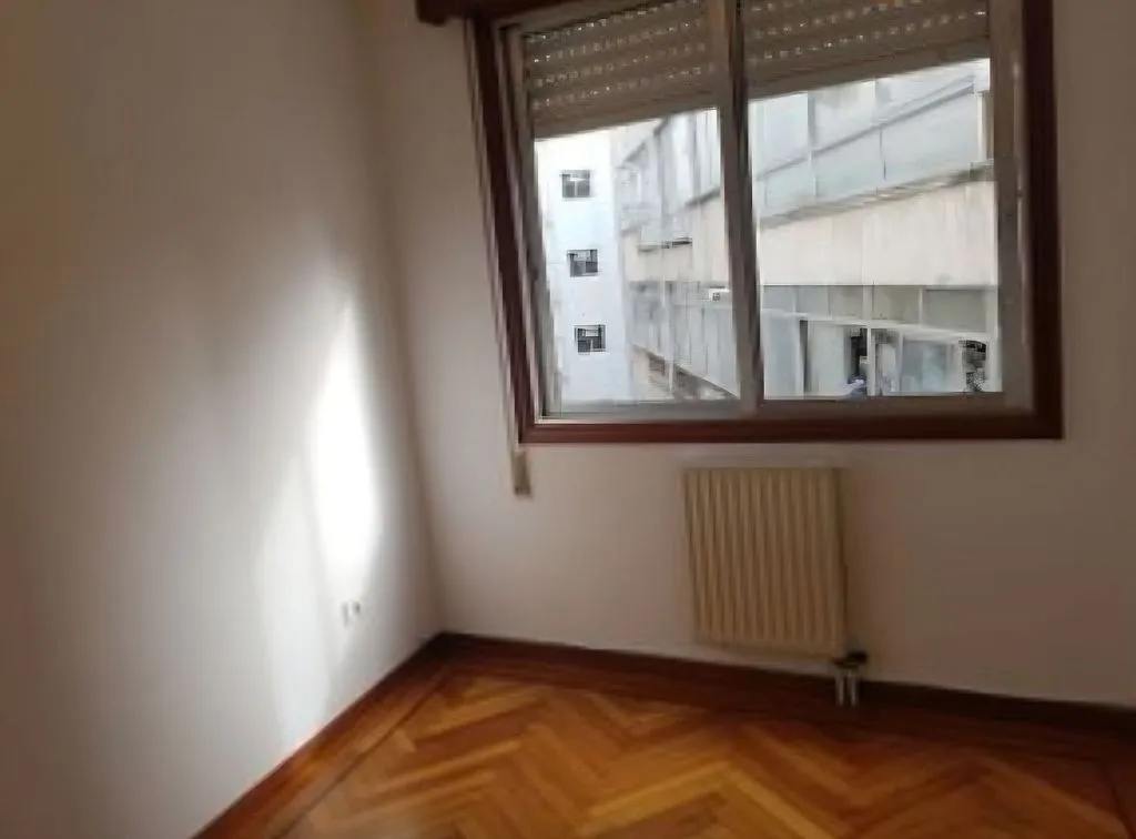 Pièces - 3-Bed Apartment with Garage in As Travesas