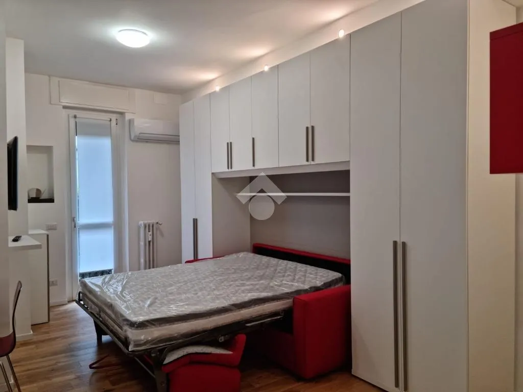 Magamistoad - Fully Furnished Studio with Balcony in Milan