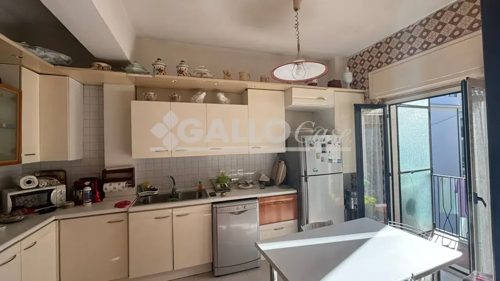 Köök - Bright Apartment with Balconies in Cosenza