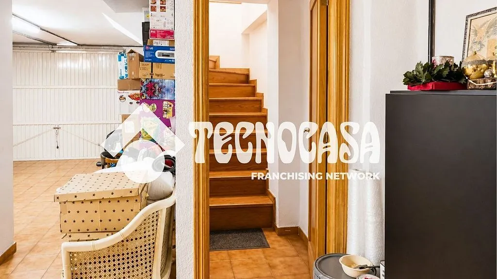 Pièces - Terraced Semi-Detached House in Taco