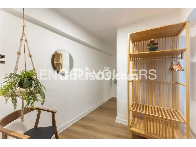 Esik - Fully Renovated Flat in En Corts, Valencia