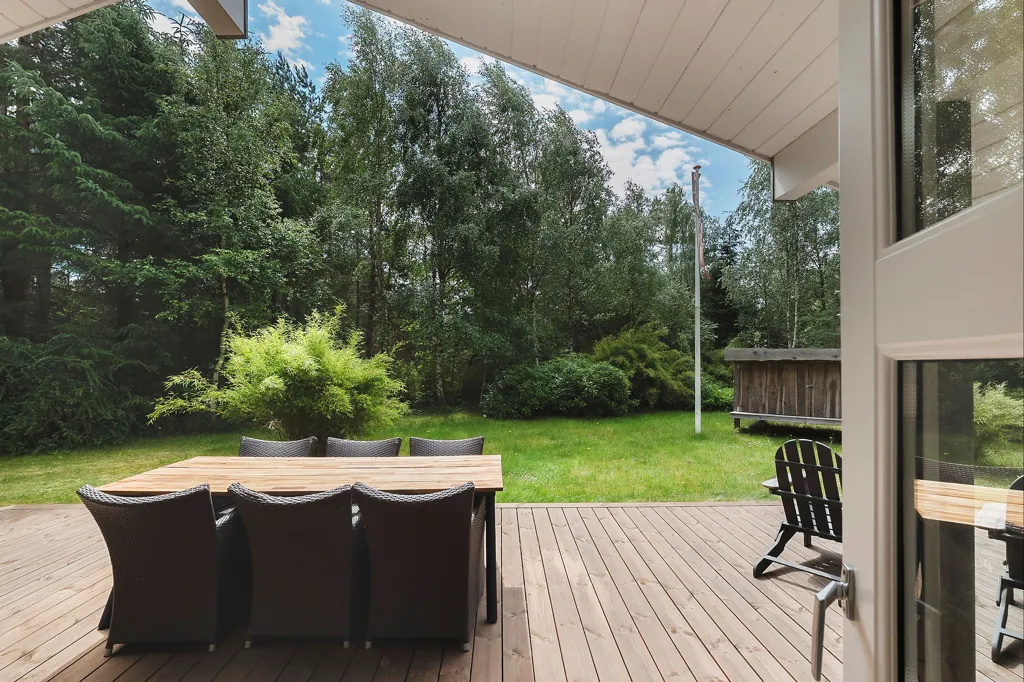 Terrace - Quality Summerhouse with Garden in Helberskov