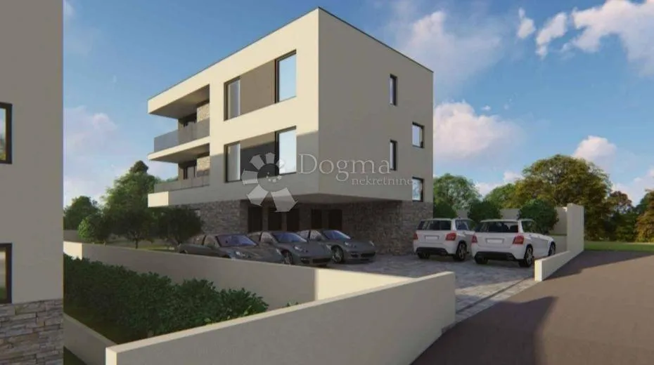 Modern Ground Floor Apartment with Balcony in Medulin