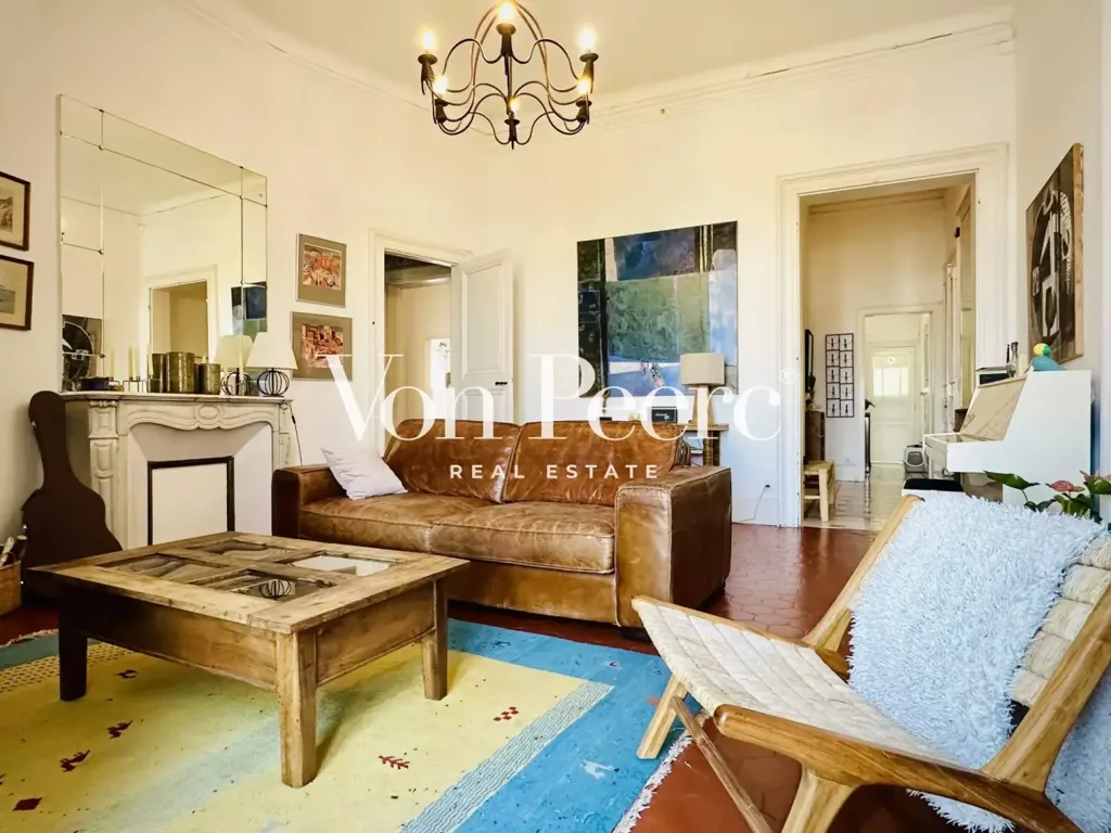 Séjour - Appartement Haussmannien avec Terrasse à Sète