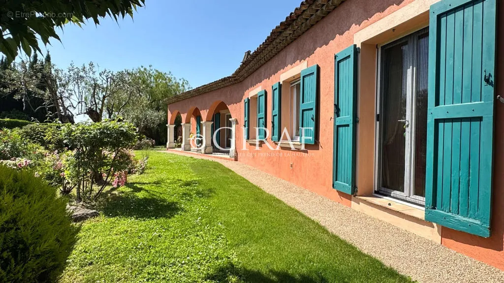 Välivaade - Mediterranean Villa with Pool in Residenial Area