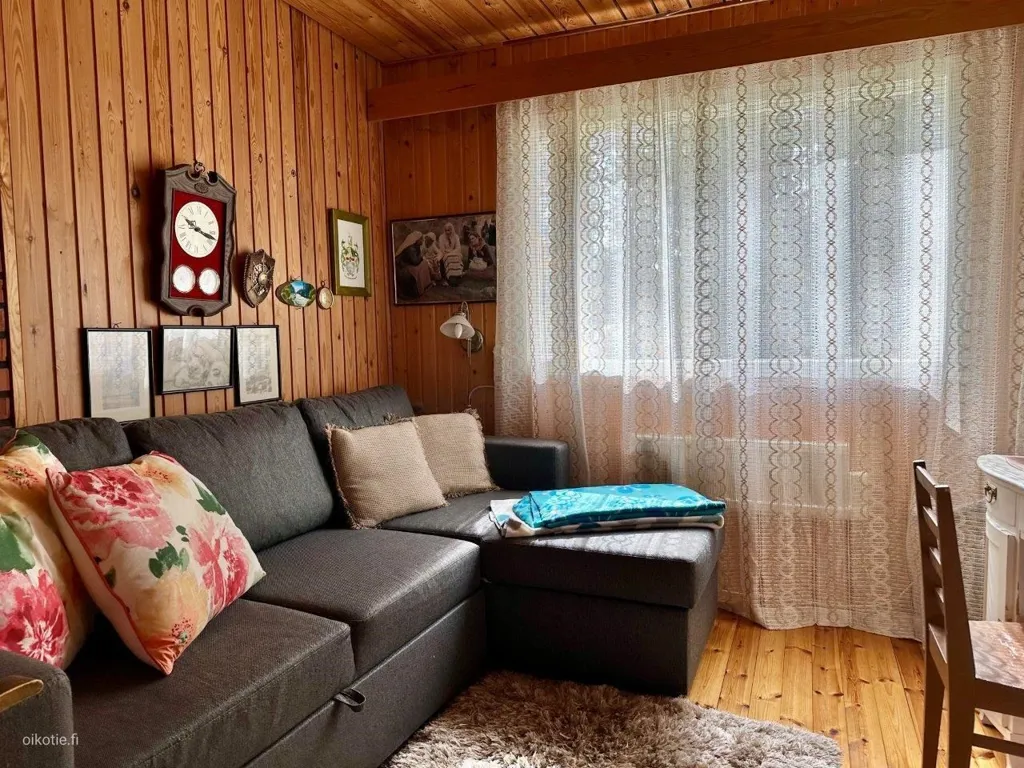 Living Room - Detached House with Lake View in Sysmä