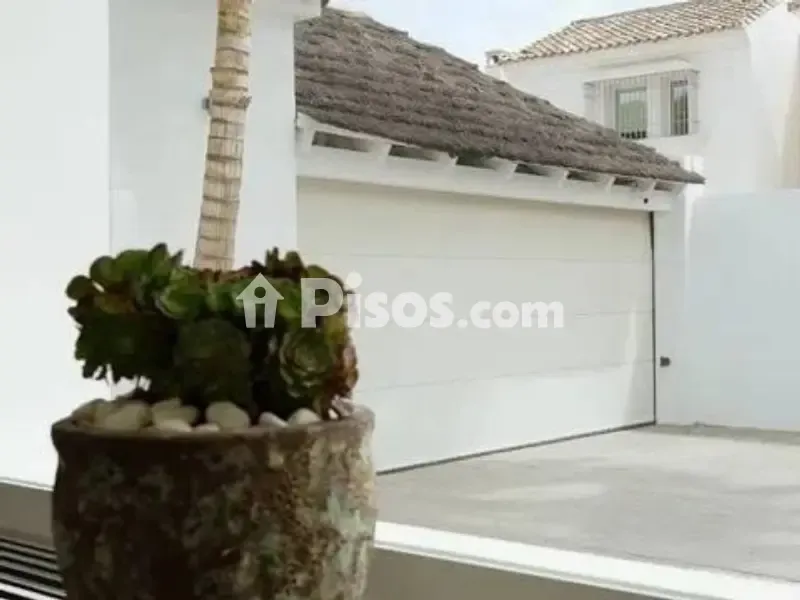 Garage - Luxury Villa with Pool in Guadalmina Baja
