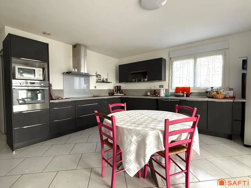 Cucina - Charming House with Garden in Balanzac