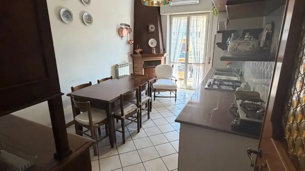 Sala da pranzo - Panoramic Trilocale with Balcony in Grottaferrata