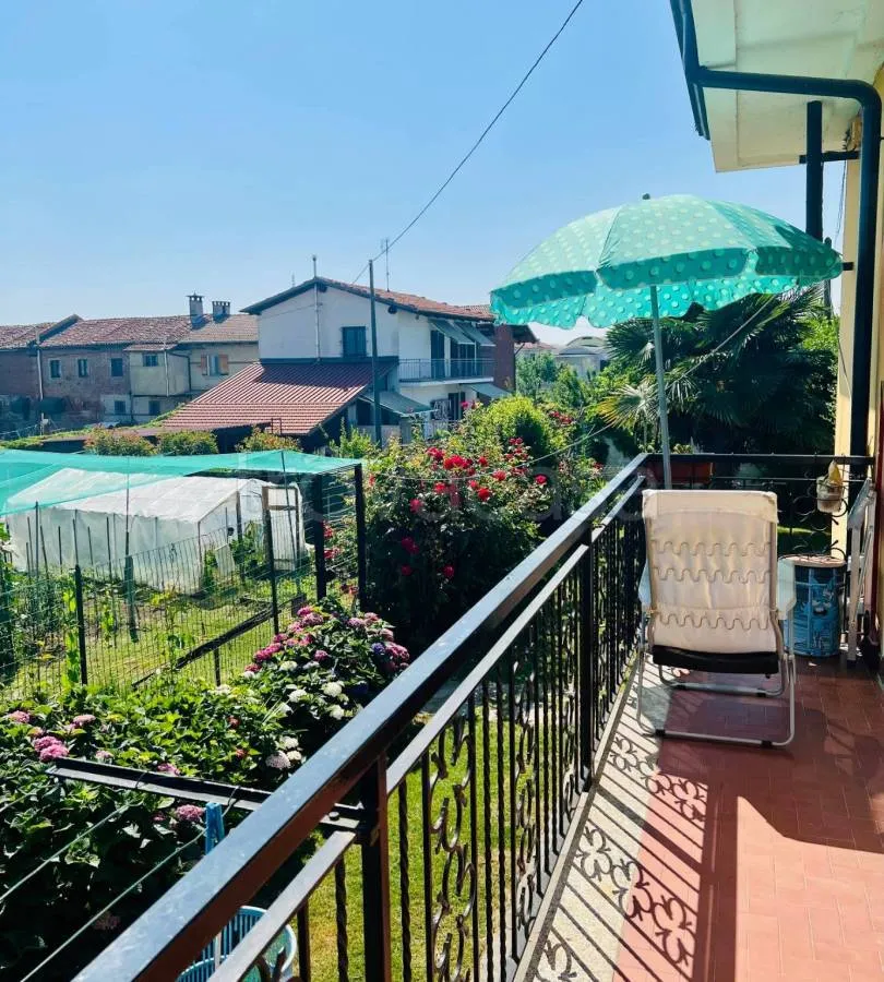Balcon - Villa with Private Garden in Costigliole Saluzzo