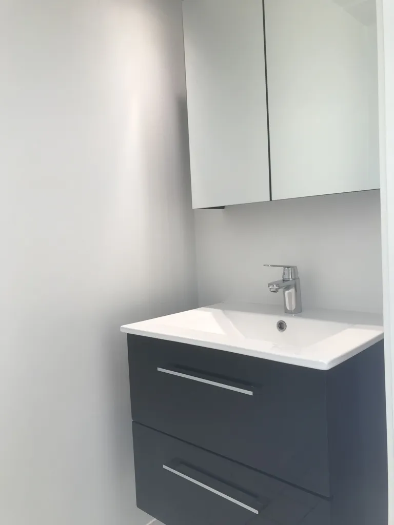 Salles de bain - Two-Storey Terraced House with Balcony in Ringsted