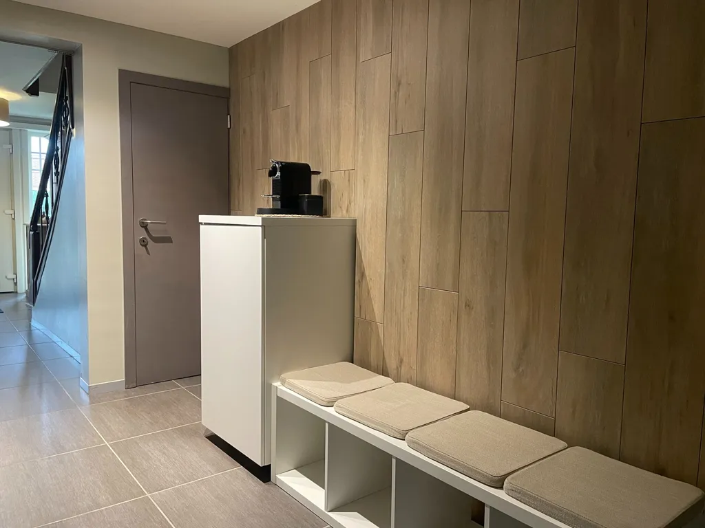 Entrée - Pratique à Louer avec Terrasse à Zwijndrecht