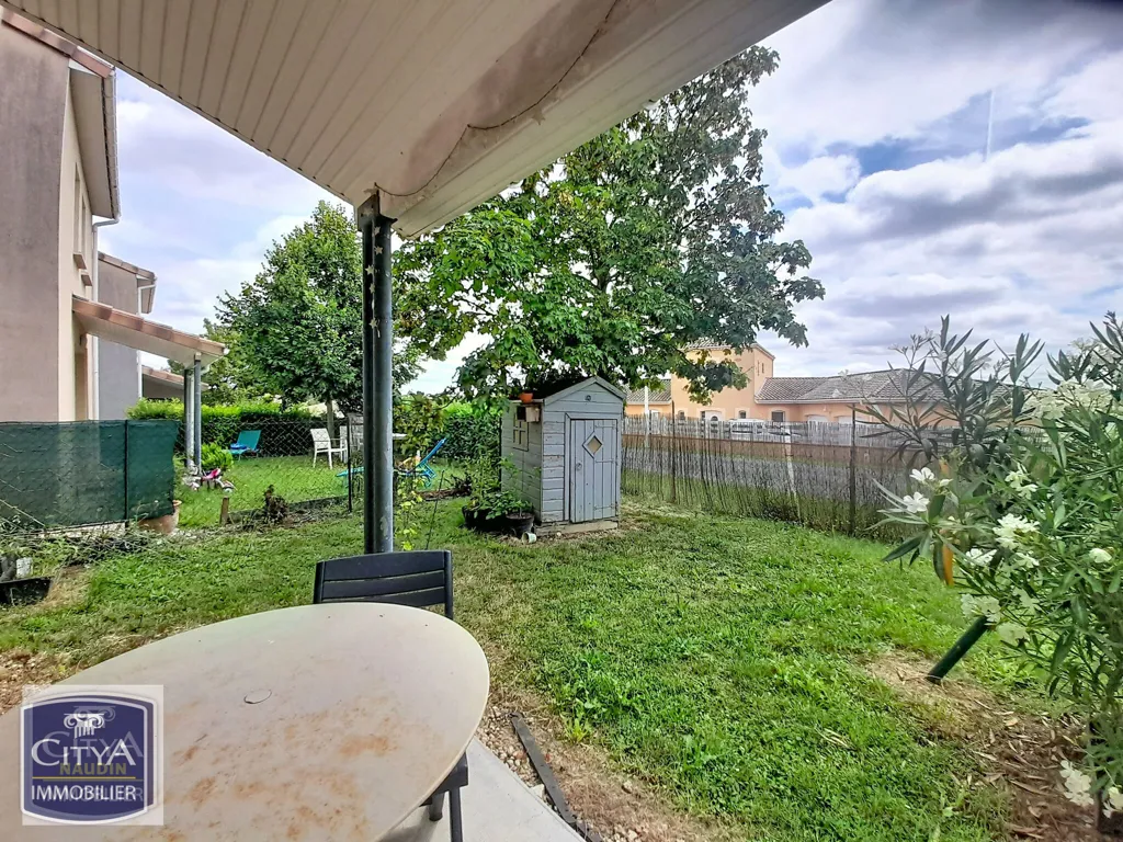 Garden - Three-Bedroom House in Preignan