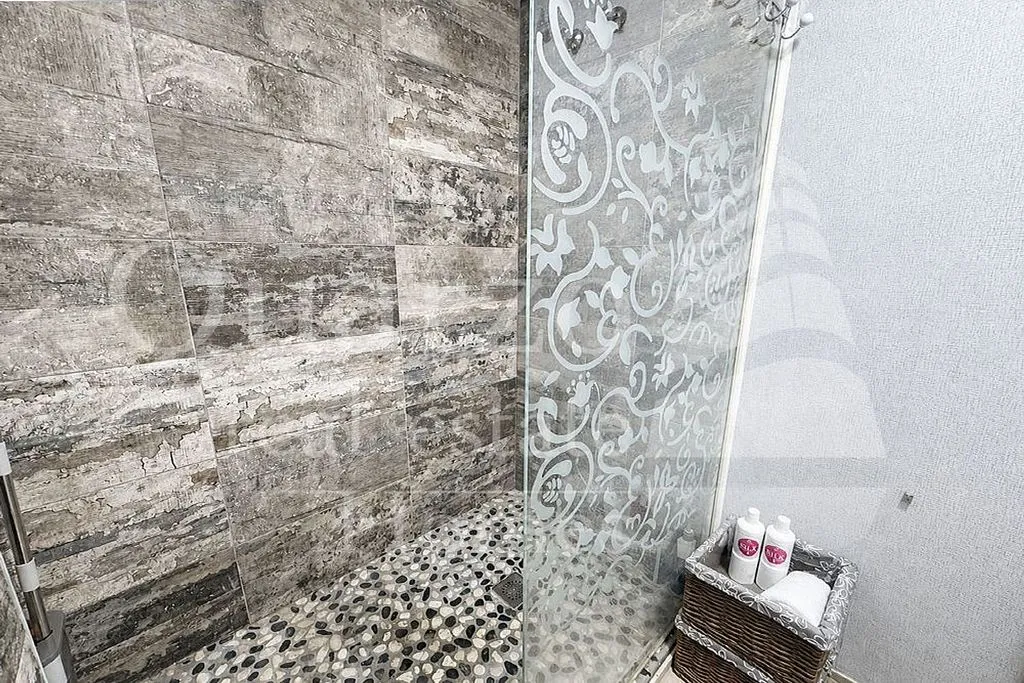 Bathrooms - Apartment with Terrace in Daimús