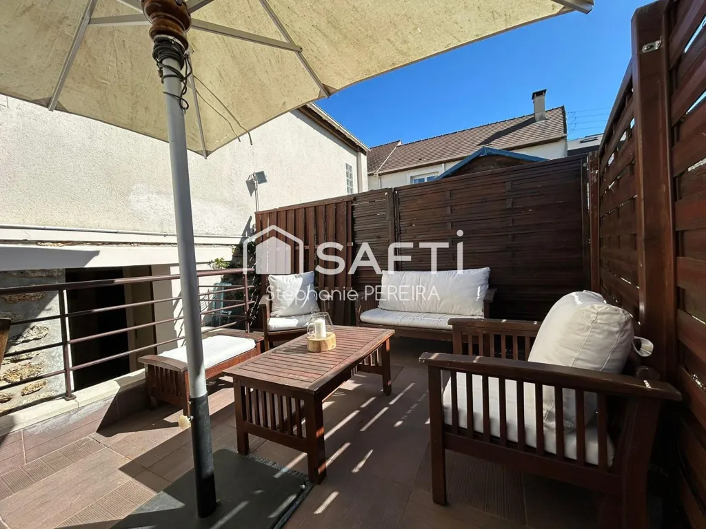 Terrazza - House with Cinema Space in Town Centre