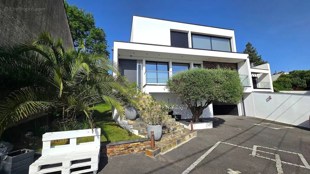 Extérieur - Villa Haut de Gamme avec Piscine à Villevaude