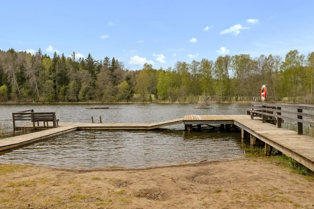 Aed - Waterfront Plot with Development Potential in Åkersberga