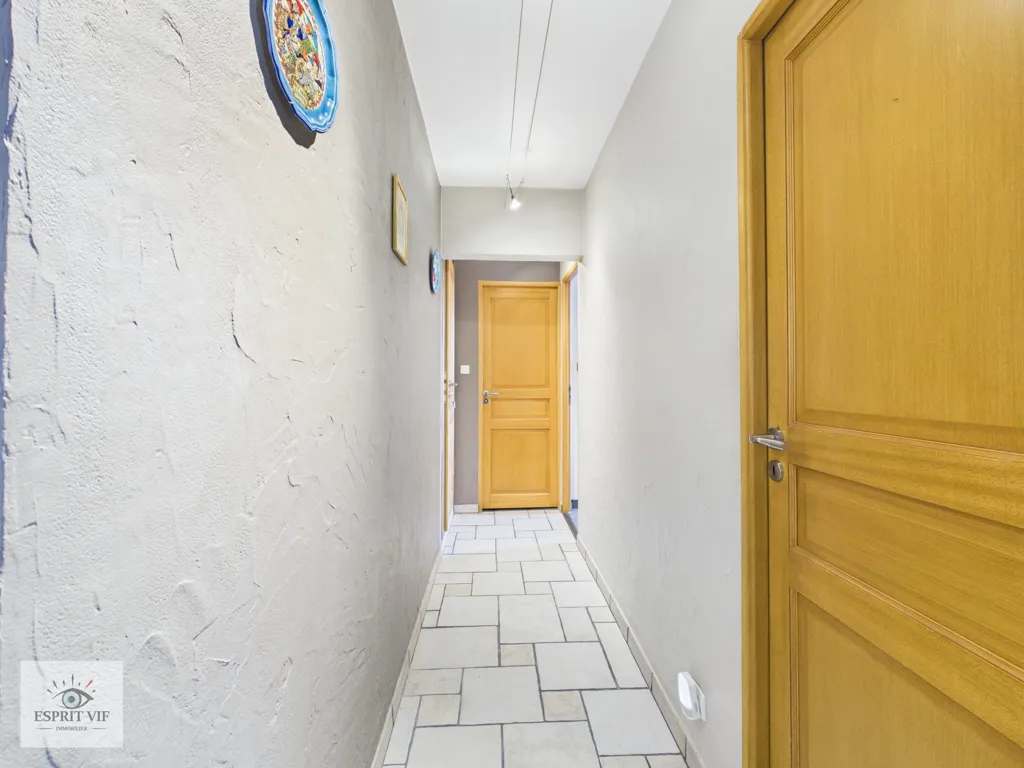 hallway_entrance
