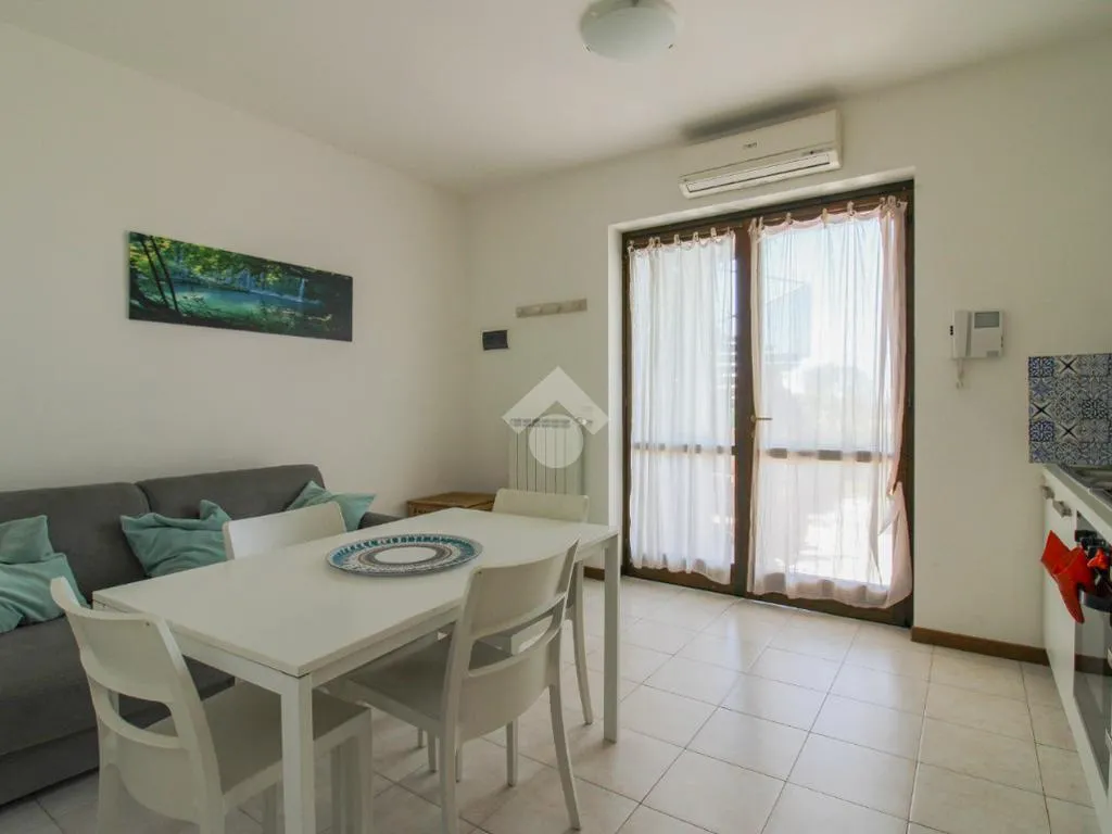 Salle à manger - Twin-Storey Apartment with Lake View in Vigole