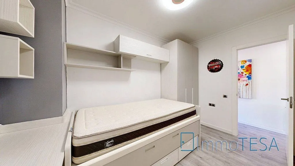 Chambres - Apartment with Balcony in Parc d’Europa