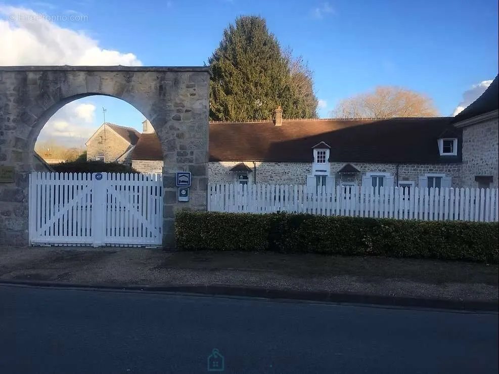 Extérieur - Demeure en Pierre avec Piscine près de Milly-la-Forêt
