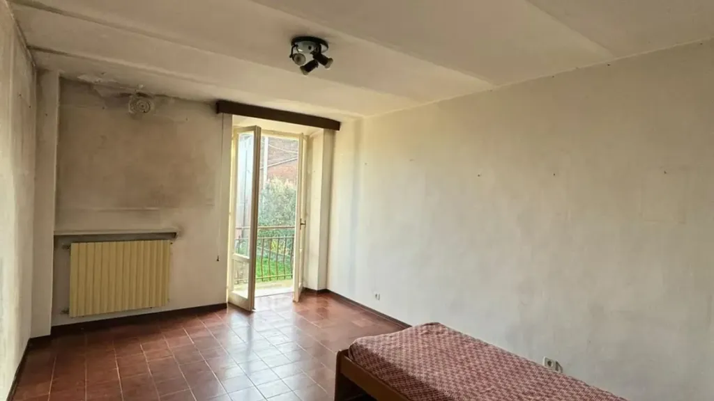 Pièces - Rustic Cottage for Renovation in Casale Monferrato