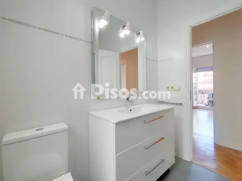 Bagni - Apartment with Balcony in Chamberí, Madrid