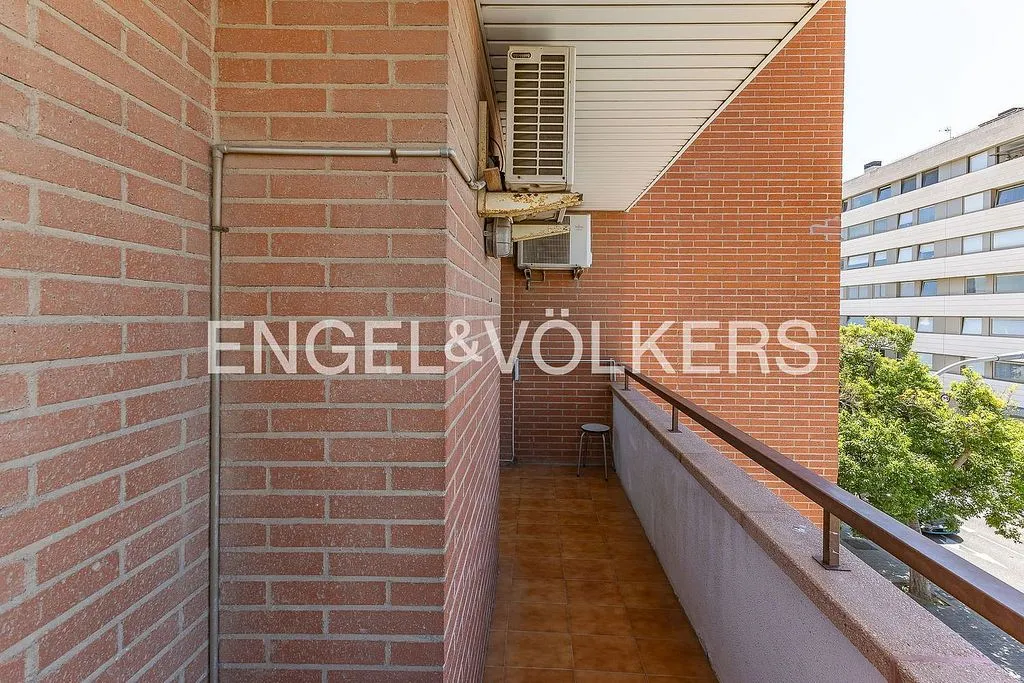 Apartment with Pool in La Maternitat i Sant Ramon