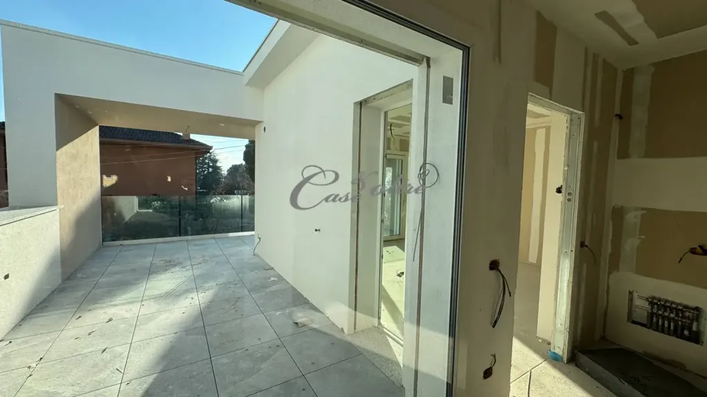 Terrasse - New Villa with Terrace in Cantù