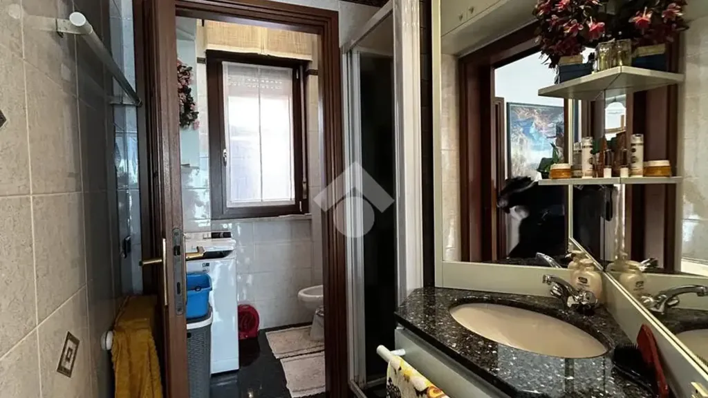 Bagni - Duplex con piscina a Settimo Milanese